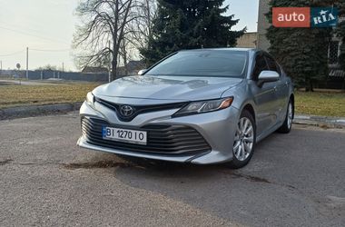 Седан Toyota Camry 2017 в Кременчуге