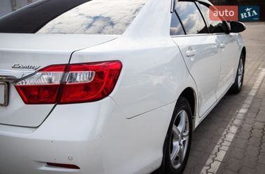 Седан Toyota Camry 2012 в Львові