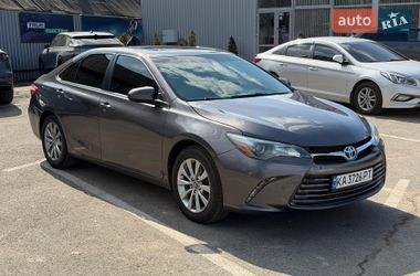 Седан Toyota Camry 2016 в Києві