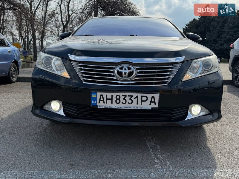Седан Toyota Camry 2013 в Днепре