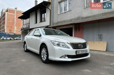 Седан Toyota Camry 2014 в Львове