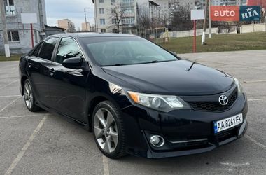 Седан Toyota Camry 2013 в Харкові