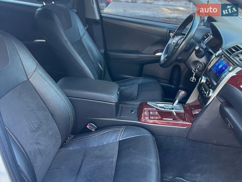 Седан Toyota Camry 2012 в Киеве
