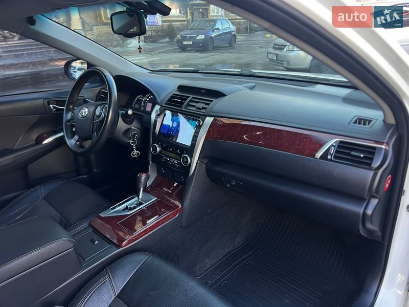 Седан Toyota Camry 2012 в Киеве