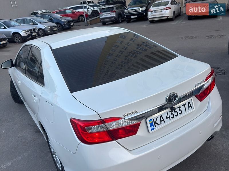 Седан Toyota Camry 2011 в Киеве