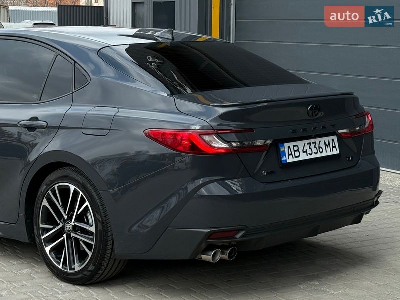Седан Toyota Camry 2024 в Виннице
