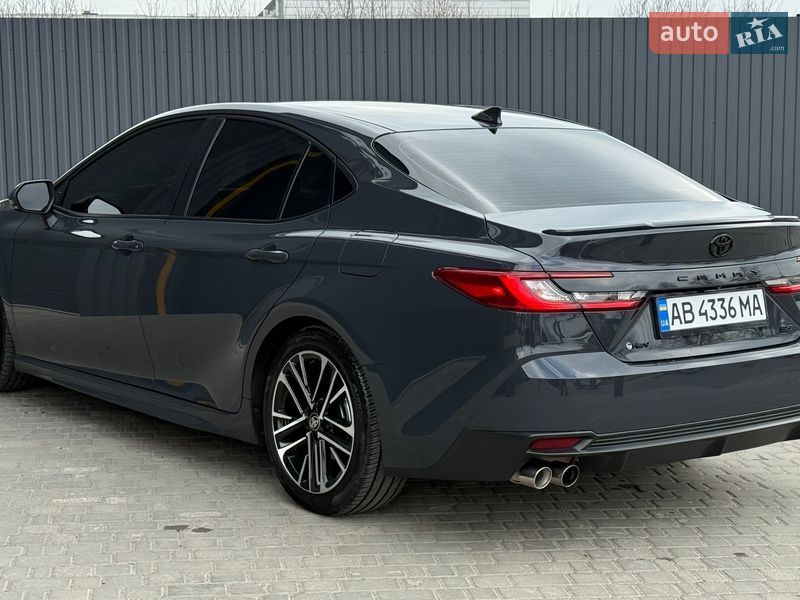 Седан Toyota Camry 2024 в Виннице