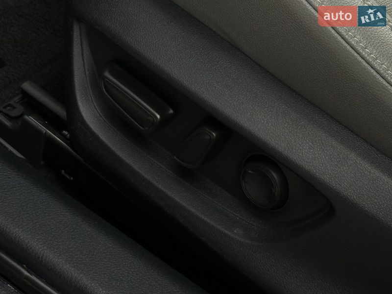 Седан Toyota Camry 2024 в Виннице