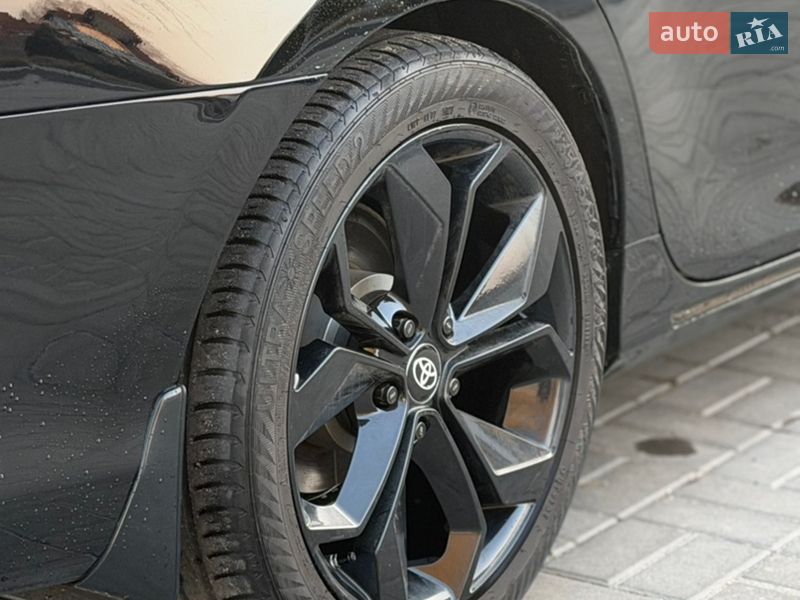 Седан Toyota Camry 2011 в Днепре