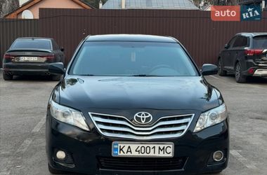 Седан Toyota Camry 2010 в Києві