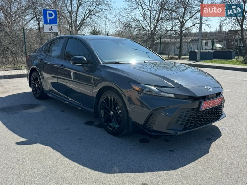 Седан Toyota Camry 2025 в Днепре