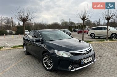 Седан Toyota Camry 2016 в Львове