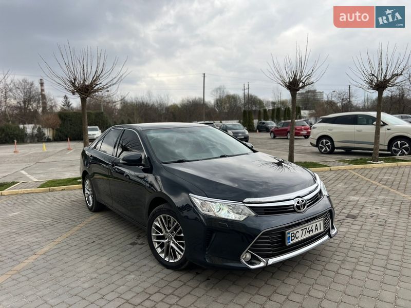 Toyota Camry 2016