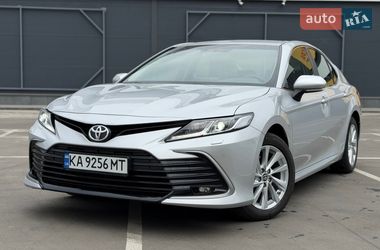Седан Toyota Camry 2024 в Киеве