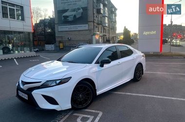 Седан Toyota Camry 2022 в Харькове
