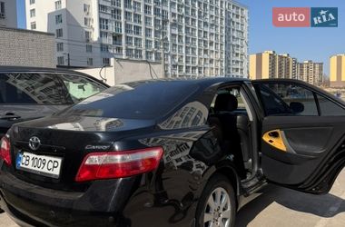 Седан Toyota Camry 2006 в Чернигове