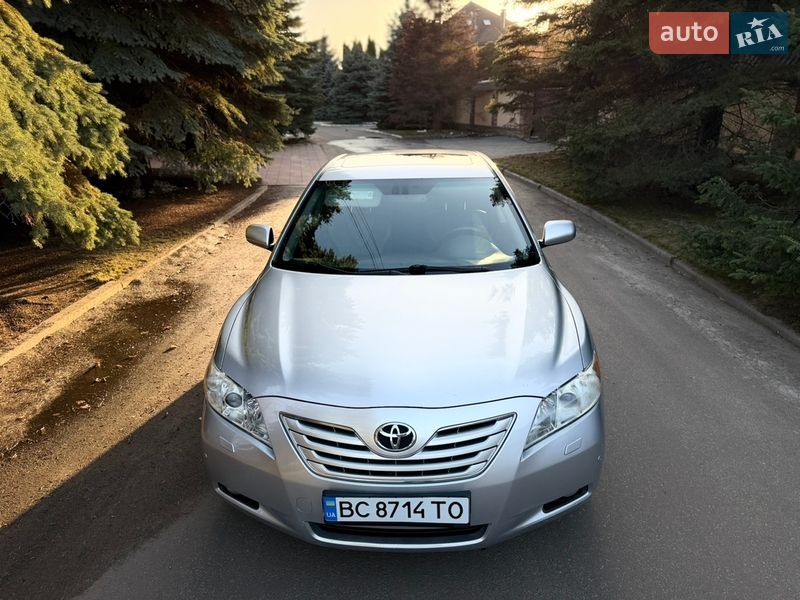 Седан Toyota Camry 2007 в Киеве