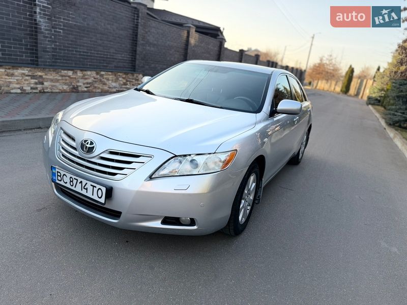 Седан Toyota Camry 2007 в Киеве