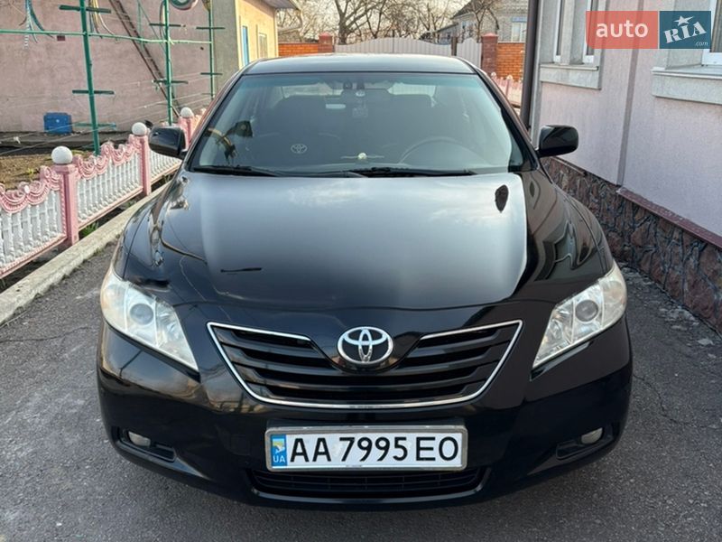 Седан Toyota Camry 2008 в Киеве