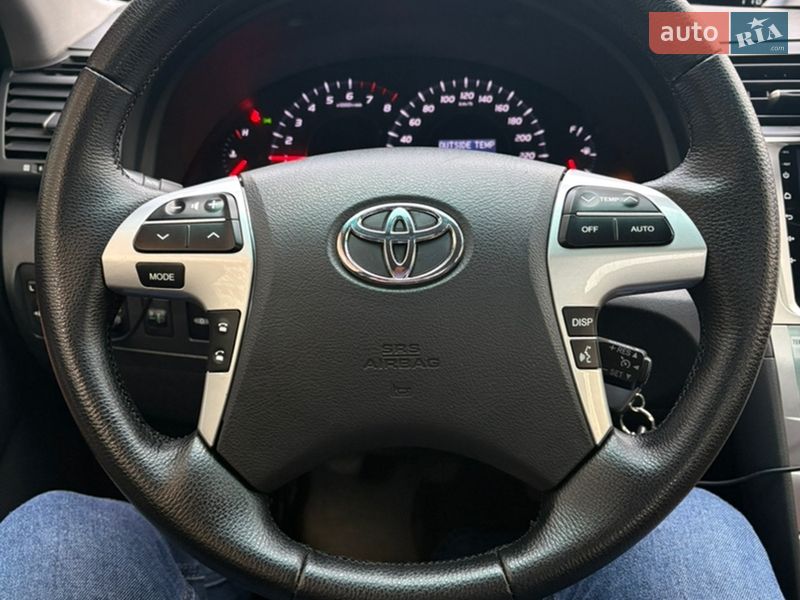 Седан Toyota Camry 2008 в Киеве