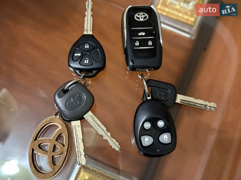 Седан Toyota Camry 2008 в Киеве