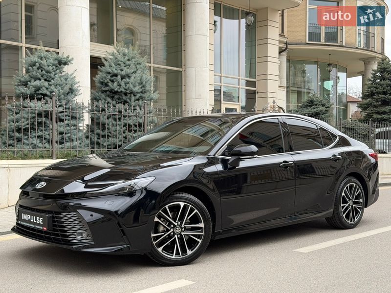 Седан Toyota Camry 2025 в Киеве