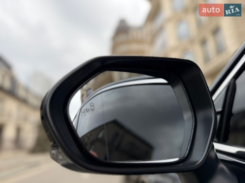 Седан Toyota Camry 2025 в Киеве