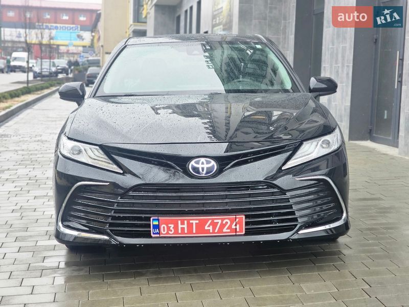 Седан Toyota Camry 2021 в Львове
