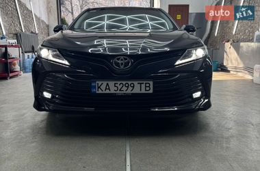 Седан Toyota Camry 2018 в Києві