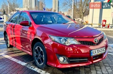 Седан Toyota Camry 2012 в Киеве