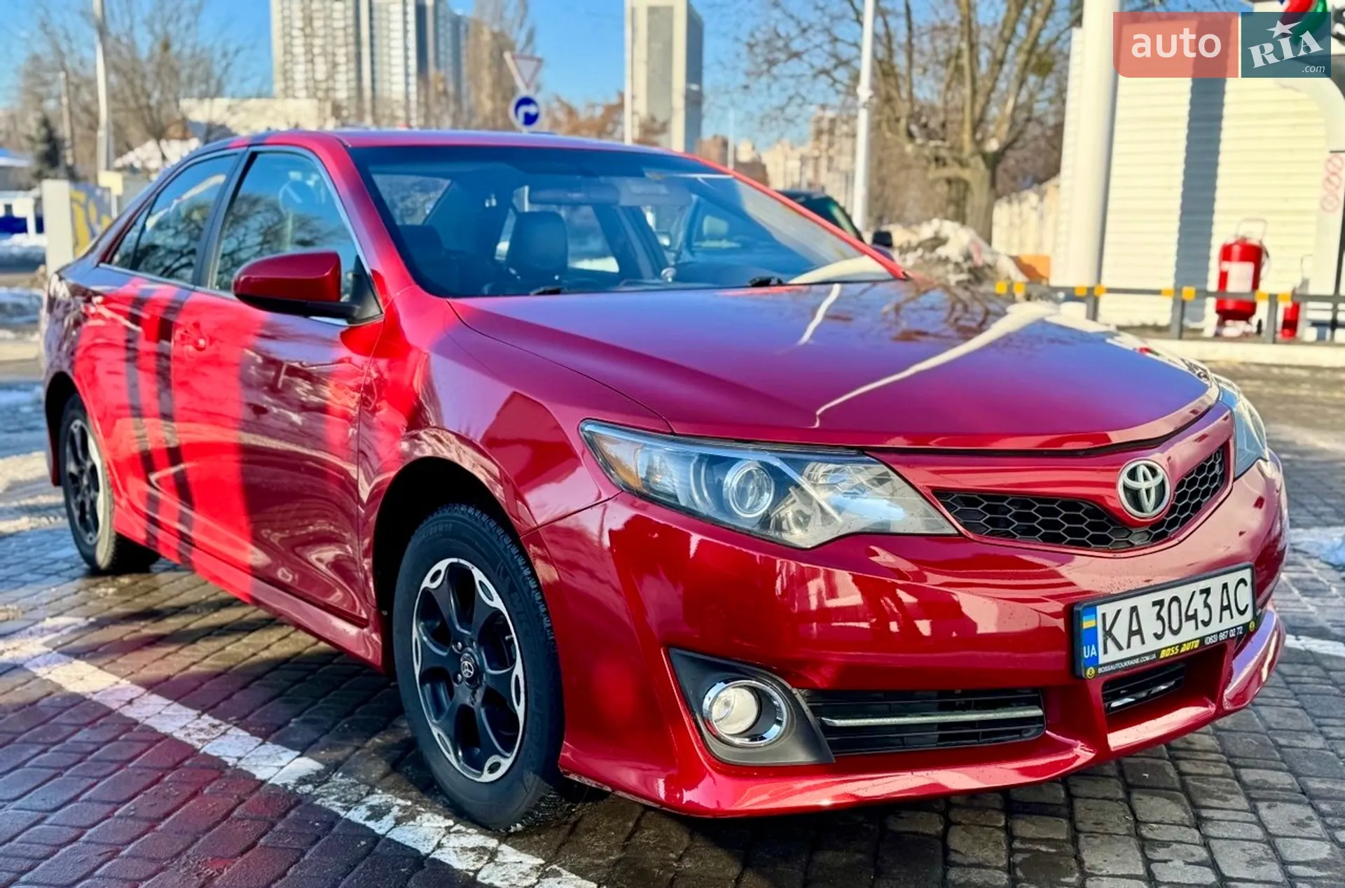 2012 Toyota Camry - фото 1