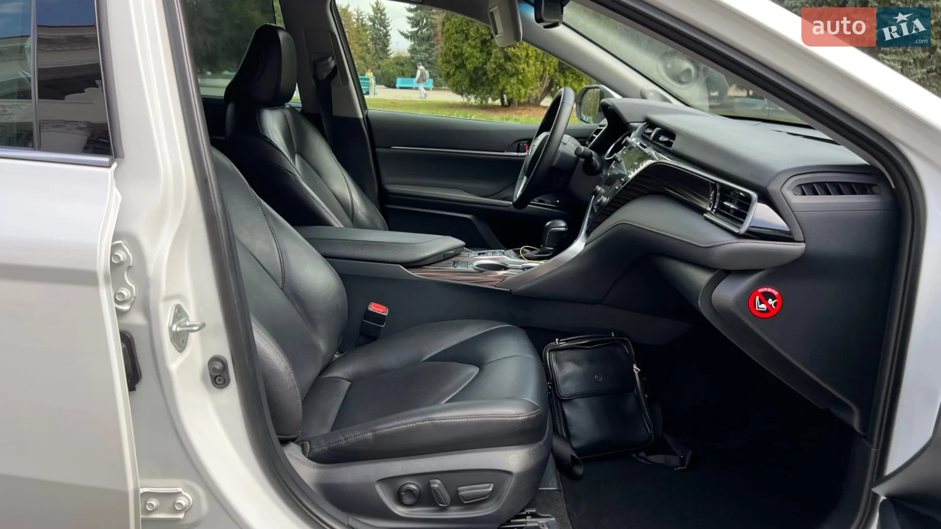 2019 Toyota Camry - мініатюра 18