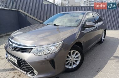 Седан Toyota Camry 2017 в Житомирі