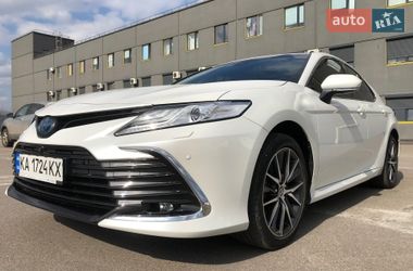 Седан Toyota Camry 2021 в Киеве