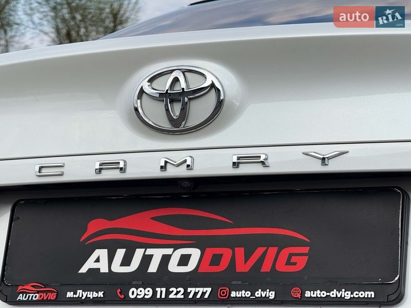 Седан Toyota Camry 2019 в Луцьку