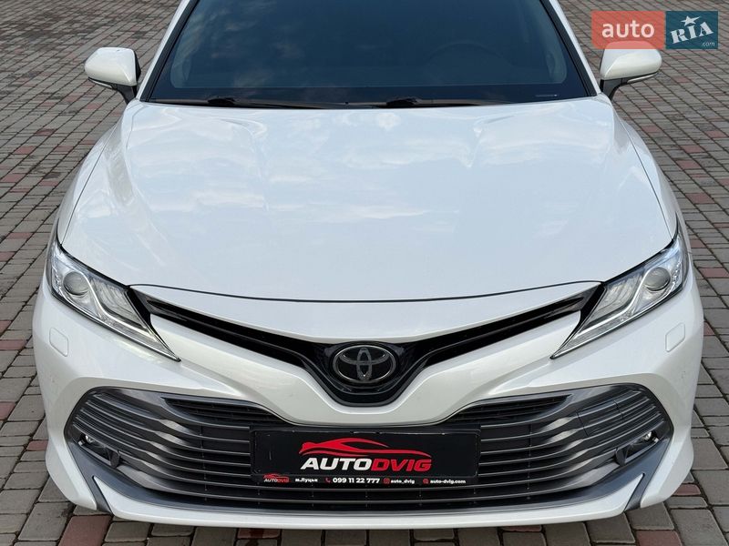 Седан Toyota Camry 2019 в Луцьку