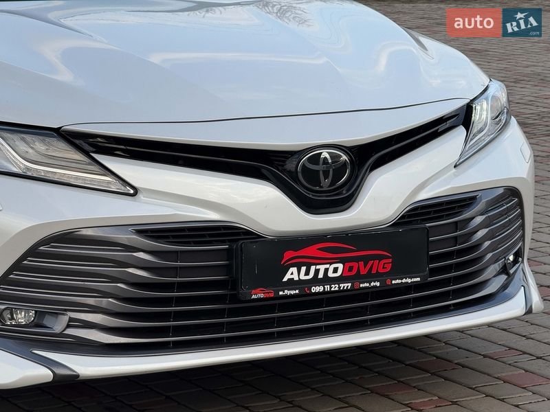 Седан Toyota Camry 2019 в Луцьку