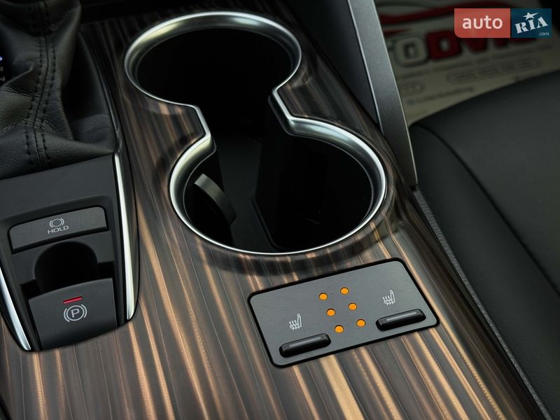 Седан Toyota Camry 2019 в Луцьку