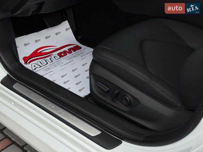 Седан Toyota Camry 2019 в Луцьку