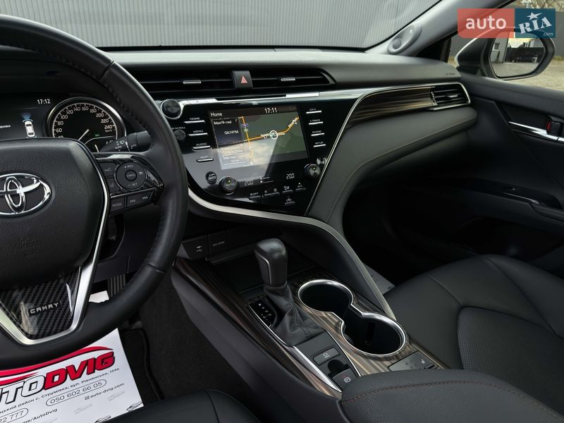 Седан Toyota Camry 2019 в Луцьку