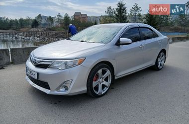 Седан Toyota Camry 2012 в Днепре