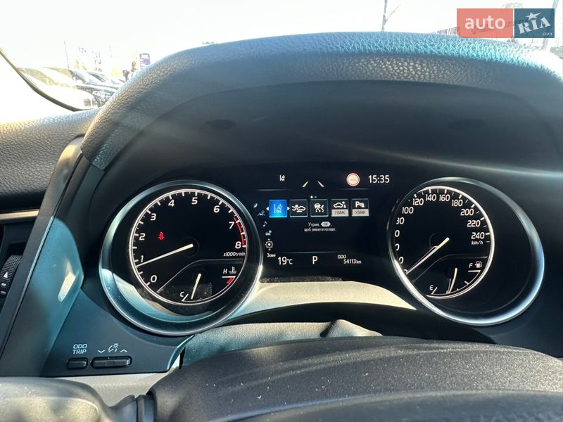 Седан Toyota Camry 2022 в Киеве