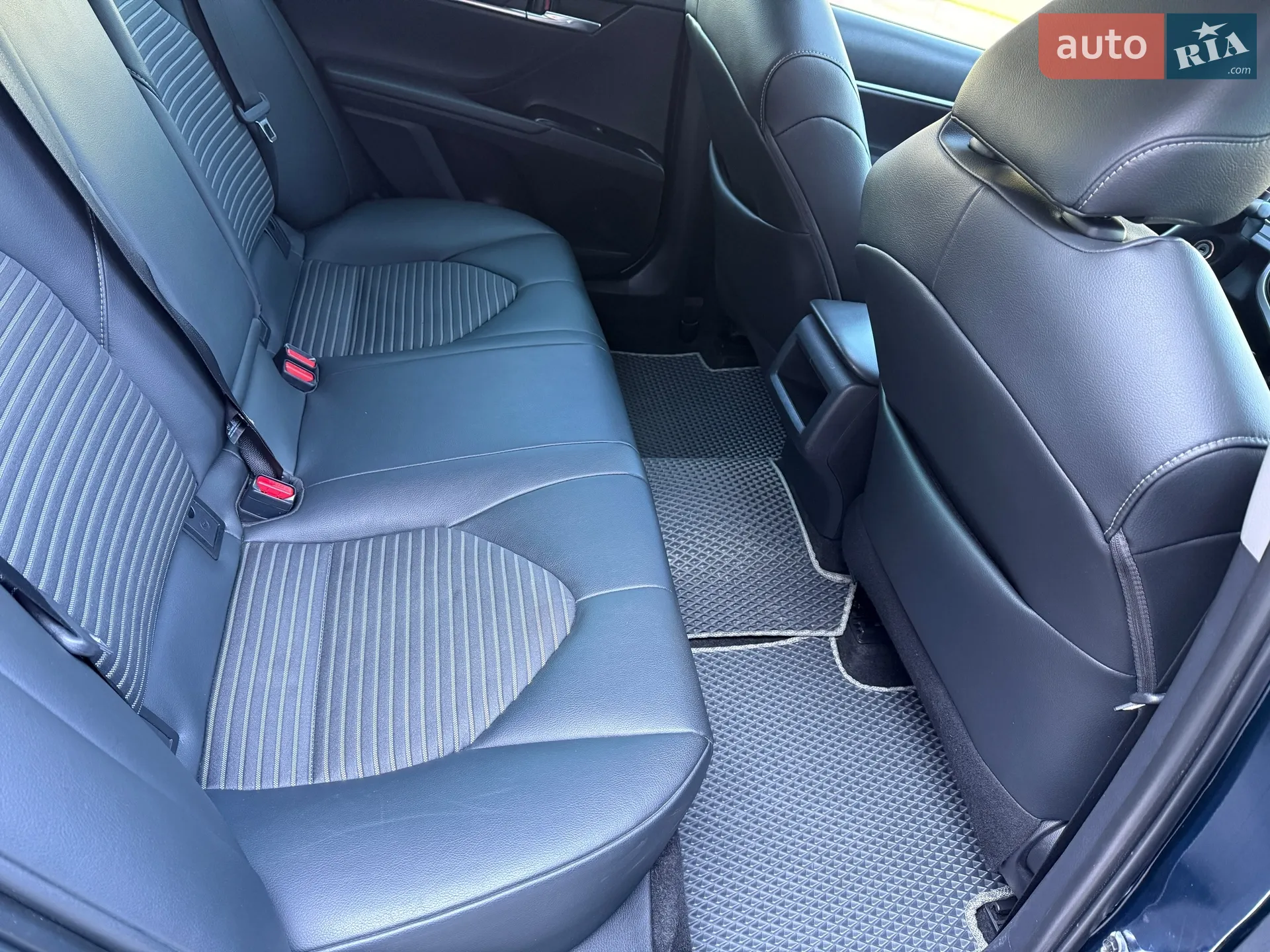 2019 Toyota Camry - мініатюра 19