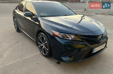 Седан Toyota Camry 2020 в Харкові