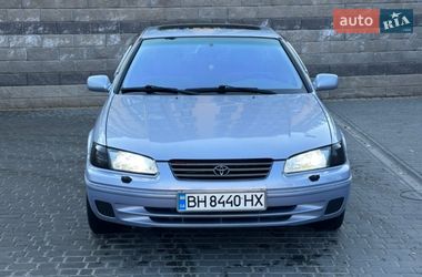 Седан Toyota Camry 1998 в Одессе