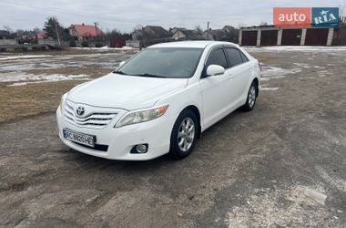 Седан Toyota Camry 2009 в Камені-Каширському