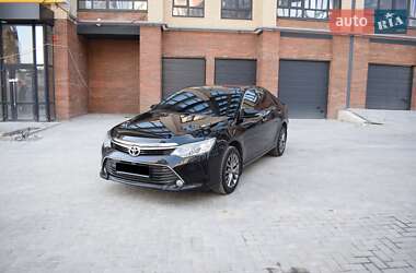 Седан Toyota Camry 2016 в Житомирі