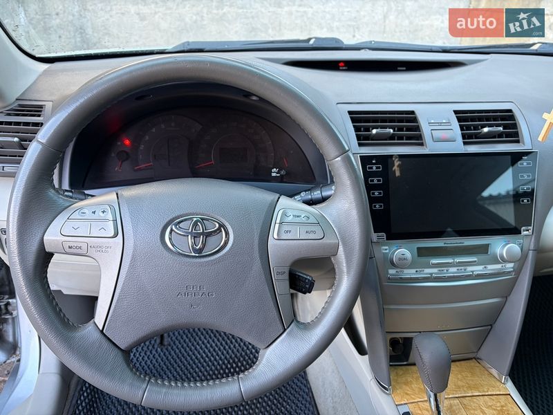 Седан Toyota Camry 2006 в Киеве