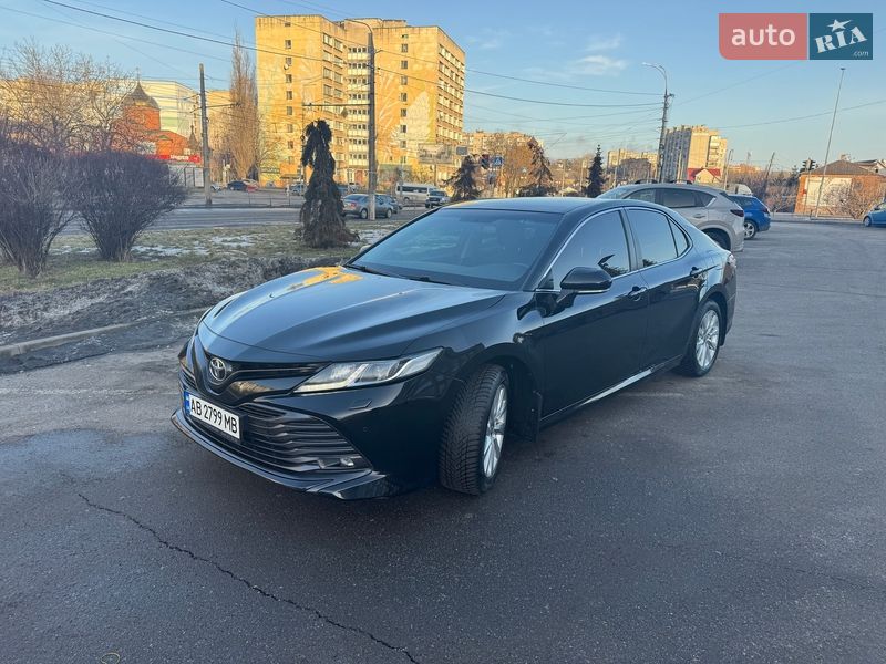 Седан Toyota Camry 2020 в Виннице
