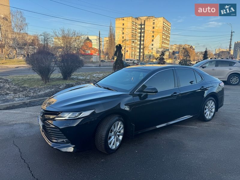 Седан Toyota Camry 2020 в Виннице